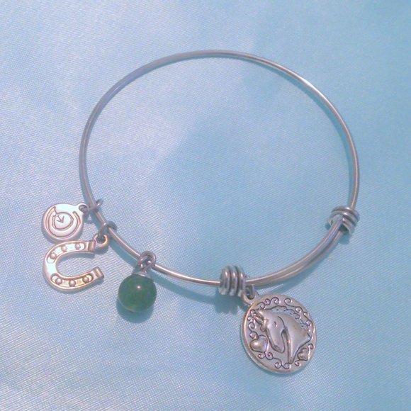 Horse Themed Silver Tone Charm Bangle Bracelet - Picture 1 of 4